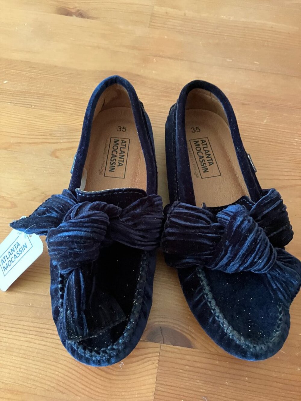 ATLANTA MOCASSIN Loafer Hand made Navy Blue Velvet w/Large bow detail Size EU 35
